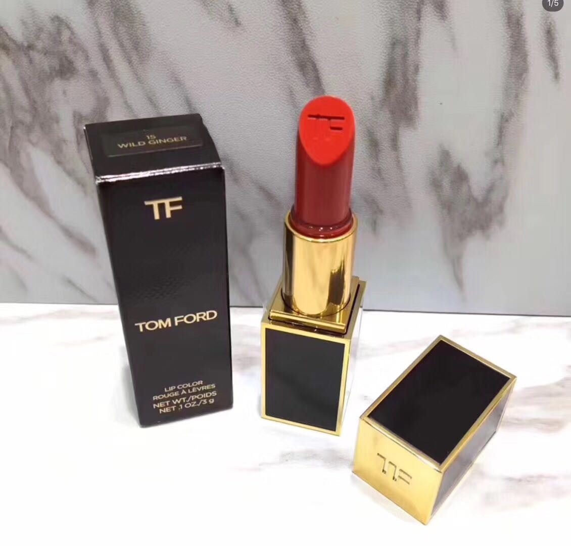 TF最新款口红，小巷深处的色彩秘境探索